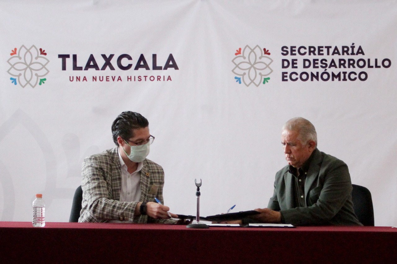 SEDECO firmó convenio de colaboración con la UPTX, UTT y el ICATLAX