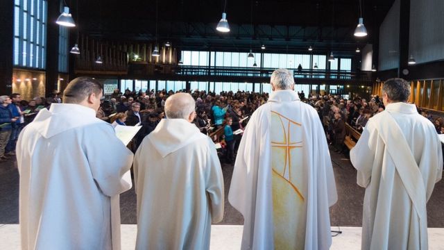 330 mil menores habrían sido víctimas de abuso sexual por parte de integrantes de Iglesia católica