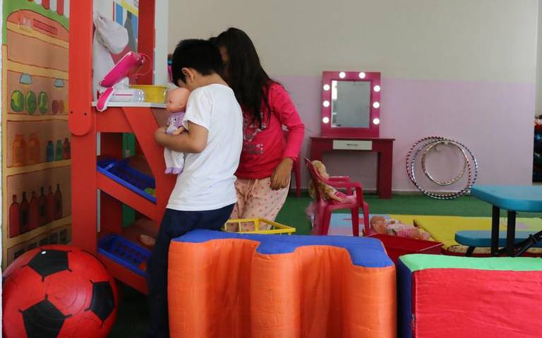Curso de inteligencia emocional es impartido a docentes