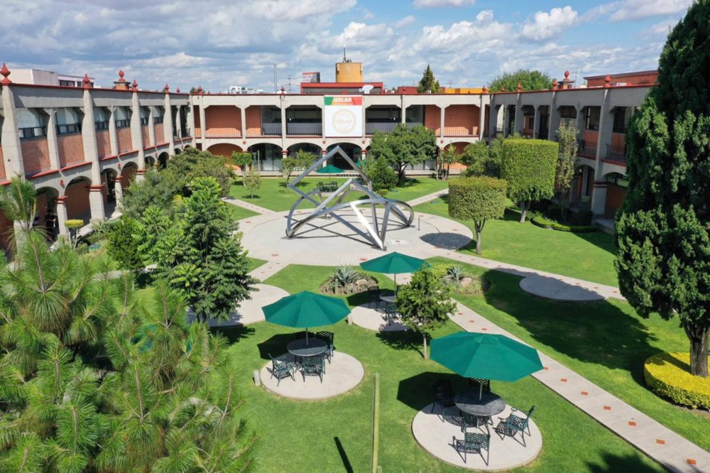 Acusan a viejo patronato de cancelar regreso a clases en la UDLAP