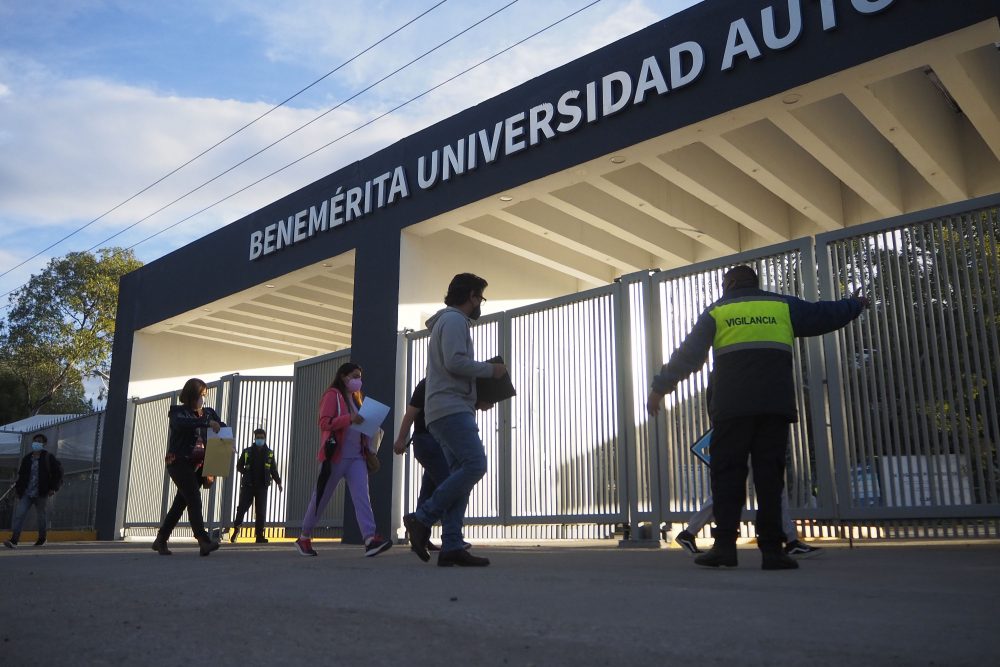 BUAP anuncia regreso escalonado a clases presenciales
