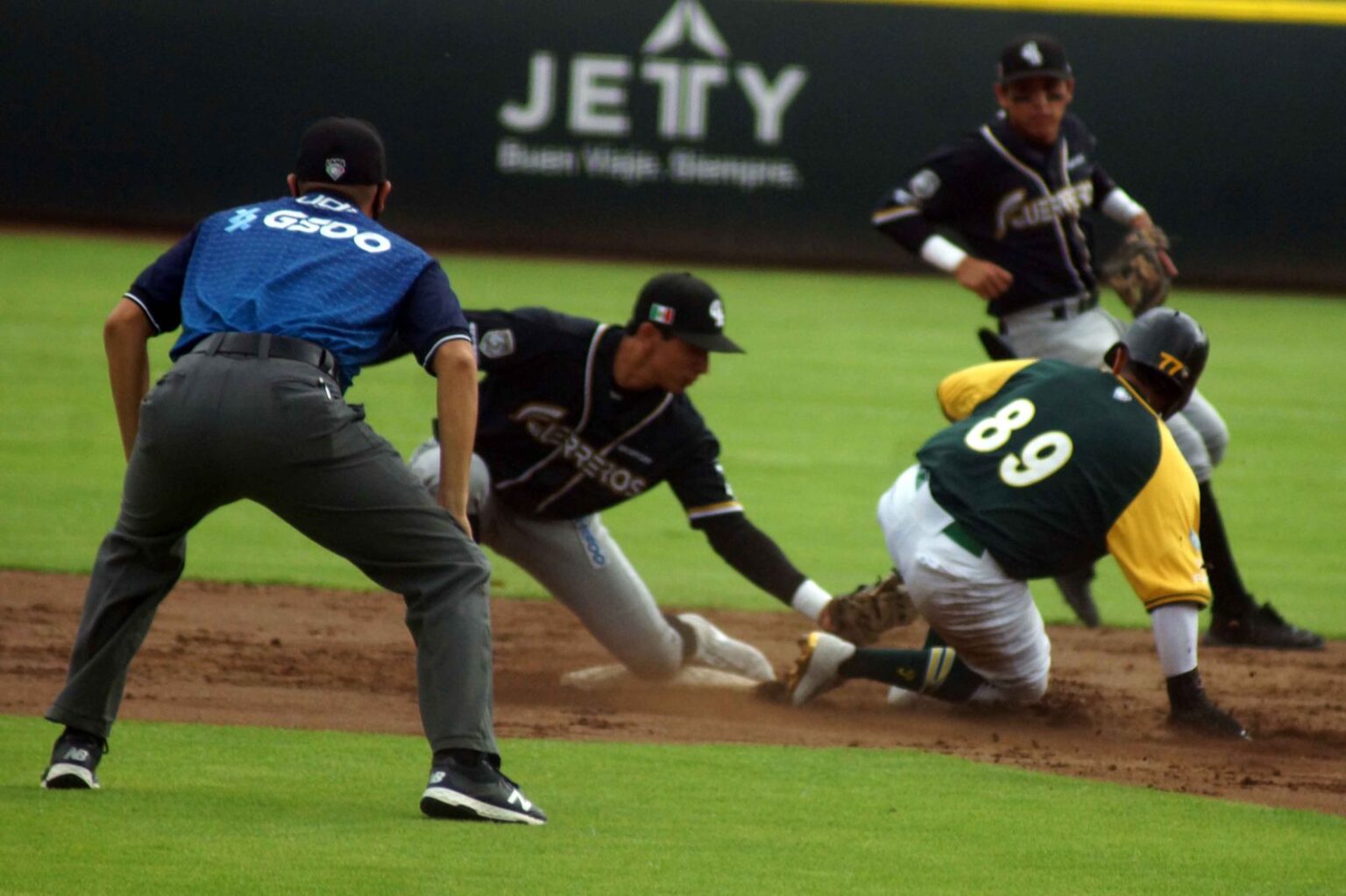 Pericos de Puebla gana en extrainnings y se asegura su primera serie en Liga Invernal 