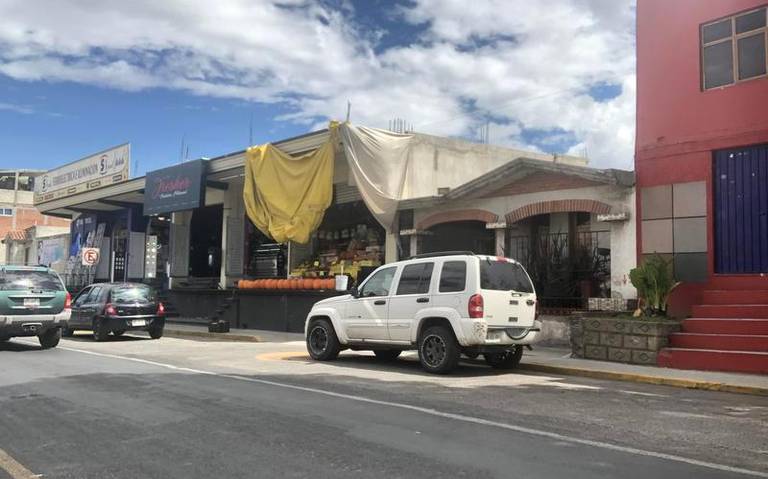Comerciantes de Zacatelco inconformes por incremento de cobros por parte del ayuntamiento