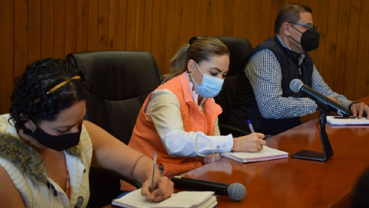 Paola Angón mantuvo una reunión con los Presidentes Auxiliares de San Pedro Cholula 