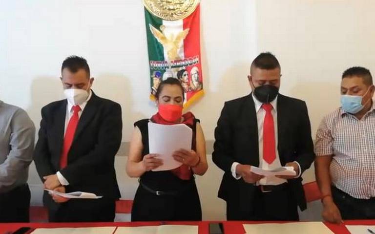 Mazatecochco realiza toma de protesta en Tlaxcala debido a la toma de su alcaldía.