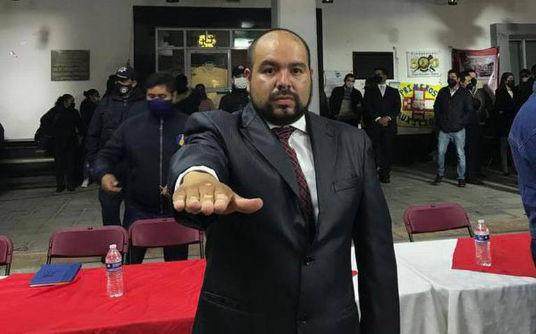 Manuel Ramos rinde protesta en Tzompantepec como alcalde.