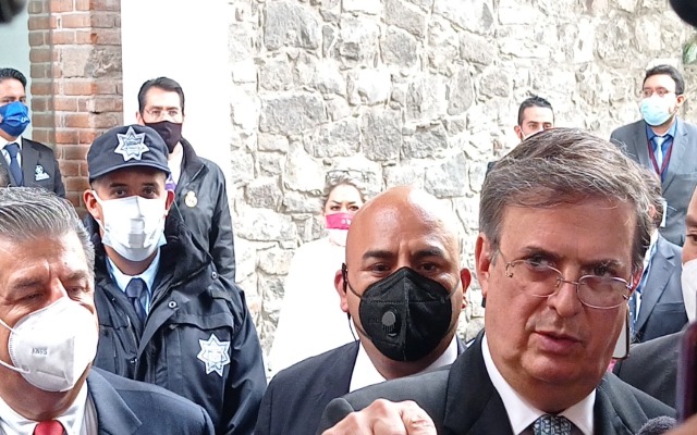 Ebrard promete que se acelerará la llegada de vacunas contra el Covid para Puebla