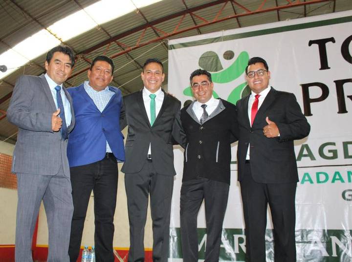 Marco Antonio Pluma toma protesta en Tlaltelulco