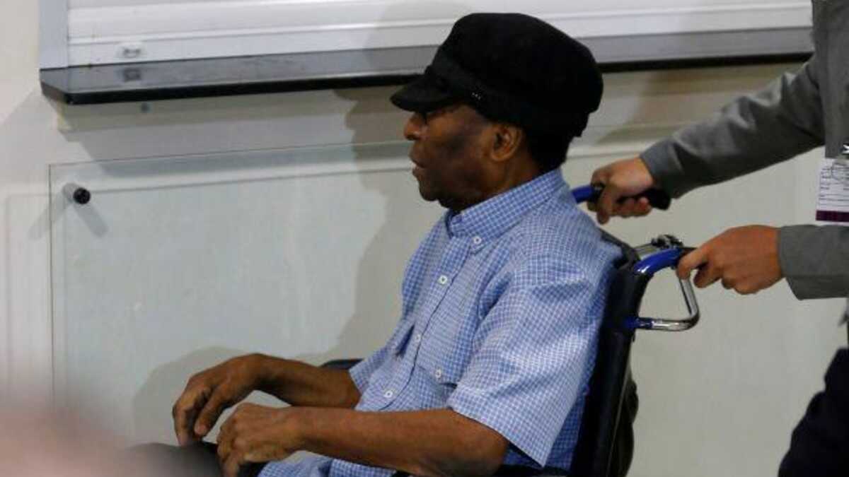 Pelé, hospitalizado por un tumor en el colon
