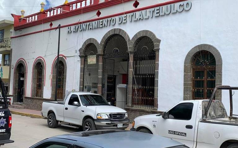 En Tlaltelulco no dan apoyo a trabajadores del ayuntamiento.