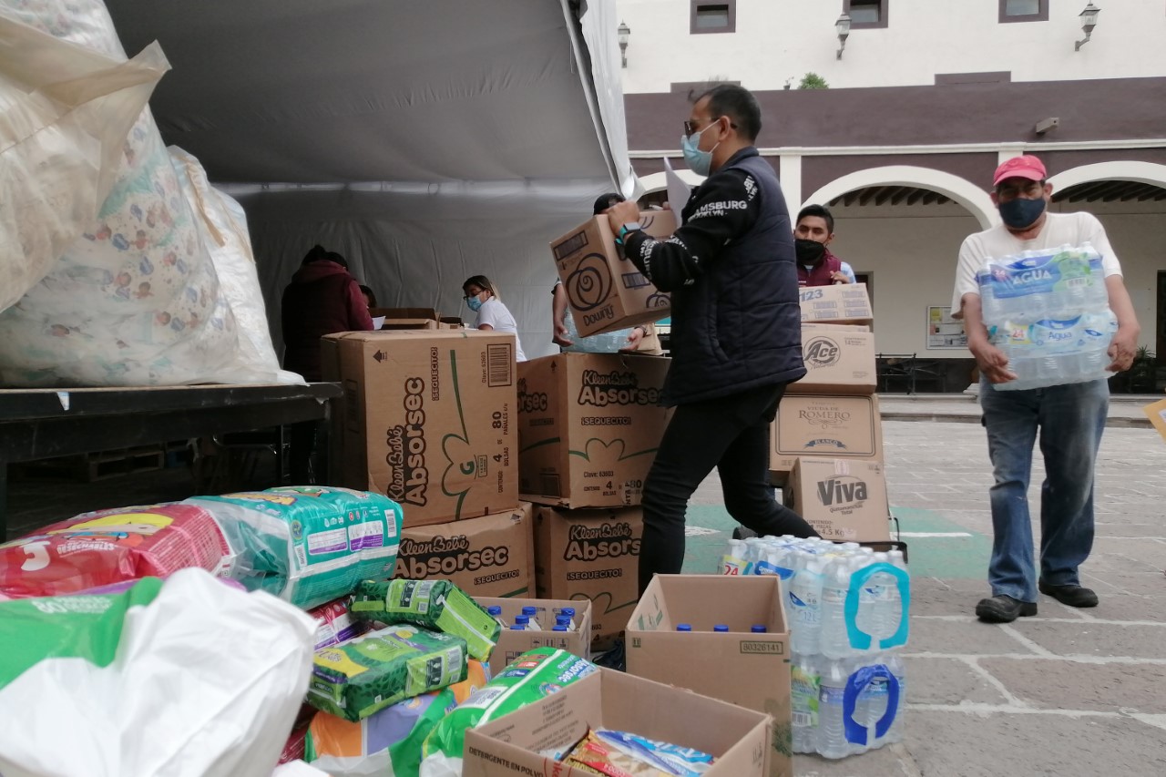 Ariadna Ayala organiza recolecta en solidaridad a nuestros hermanos y hermanas de la Sierra Norte