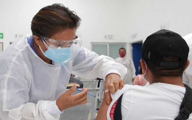 Segundas dosis de AstraZeneca y Sinovac se aplicarán en Puebla capital a partir del domingo