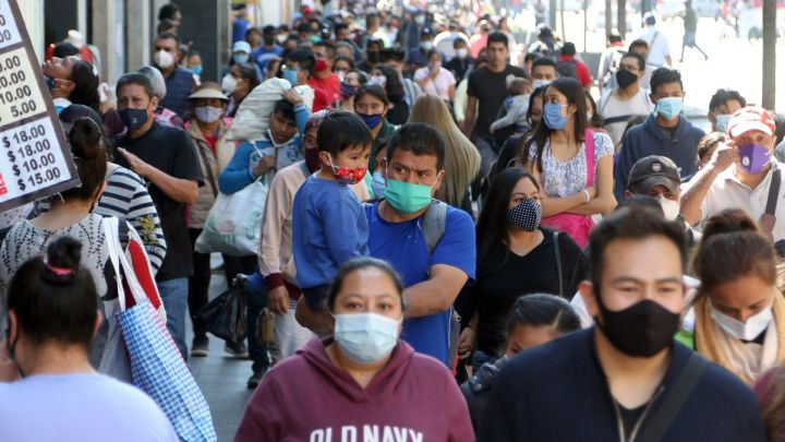 14,233 nuevos casos y 699 muertes por Covid-19 en México el último día