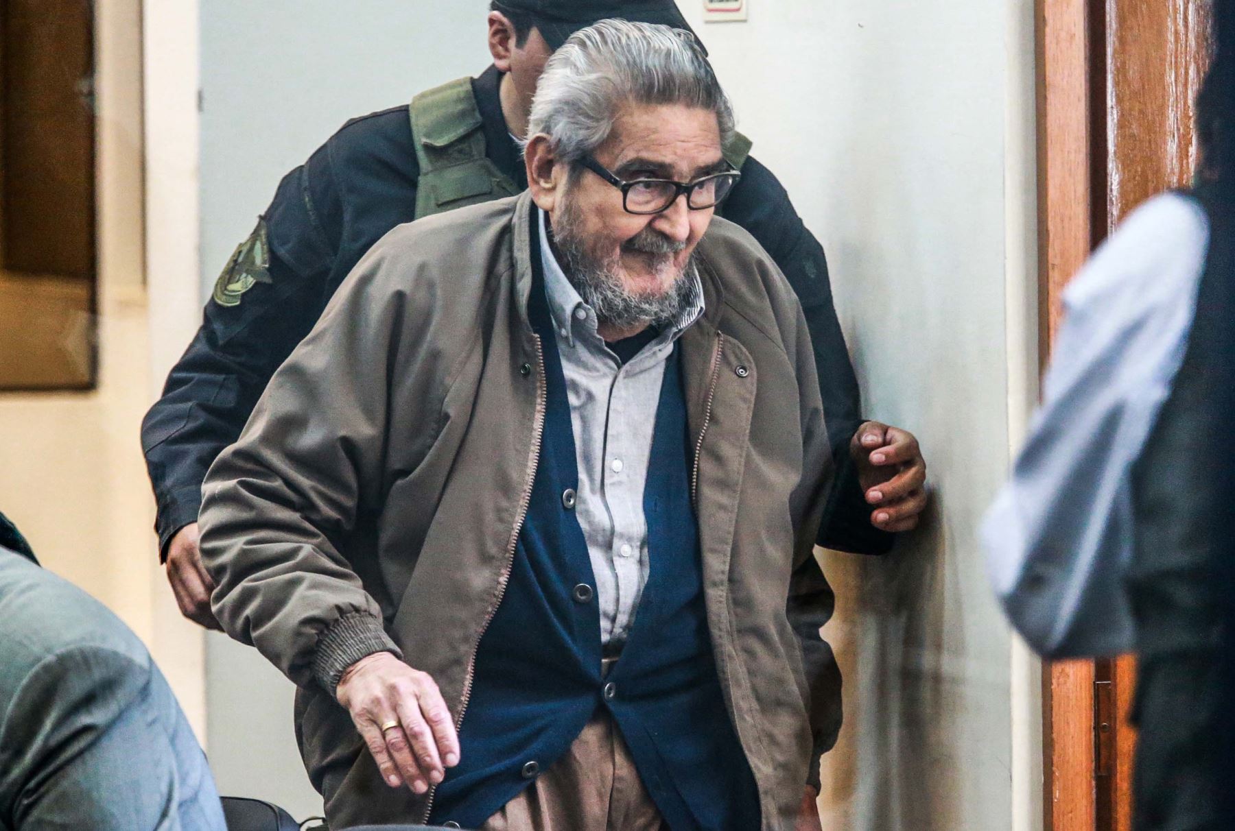 Líder de la banda terrorista Sendero Luminoso, Abimael Guzmán muere en prisión en Perú