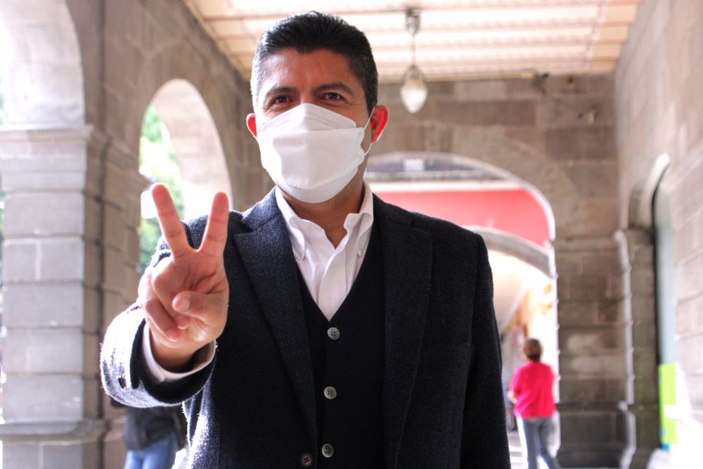 El primer día de mi gobierno iniciaremos con pavimentación de calles: Eduardo Rivera