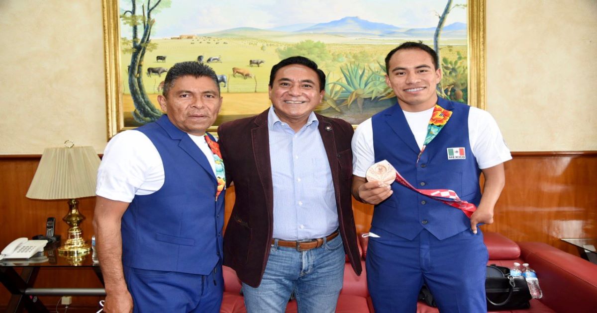 Se reúne Jorge Corichi con Leonardo de Jesús Pérez Juárez, medallista de bronce en Juegos Paralímpicos de Tokio 2021