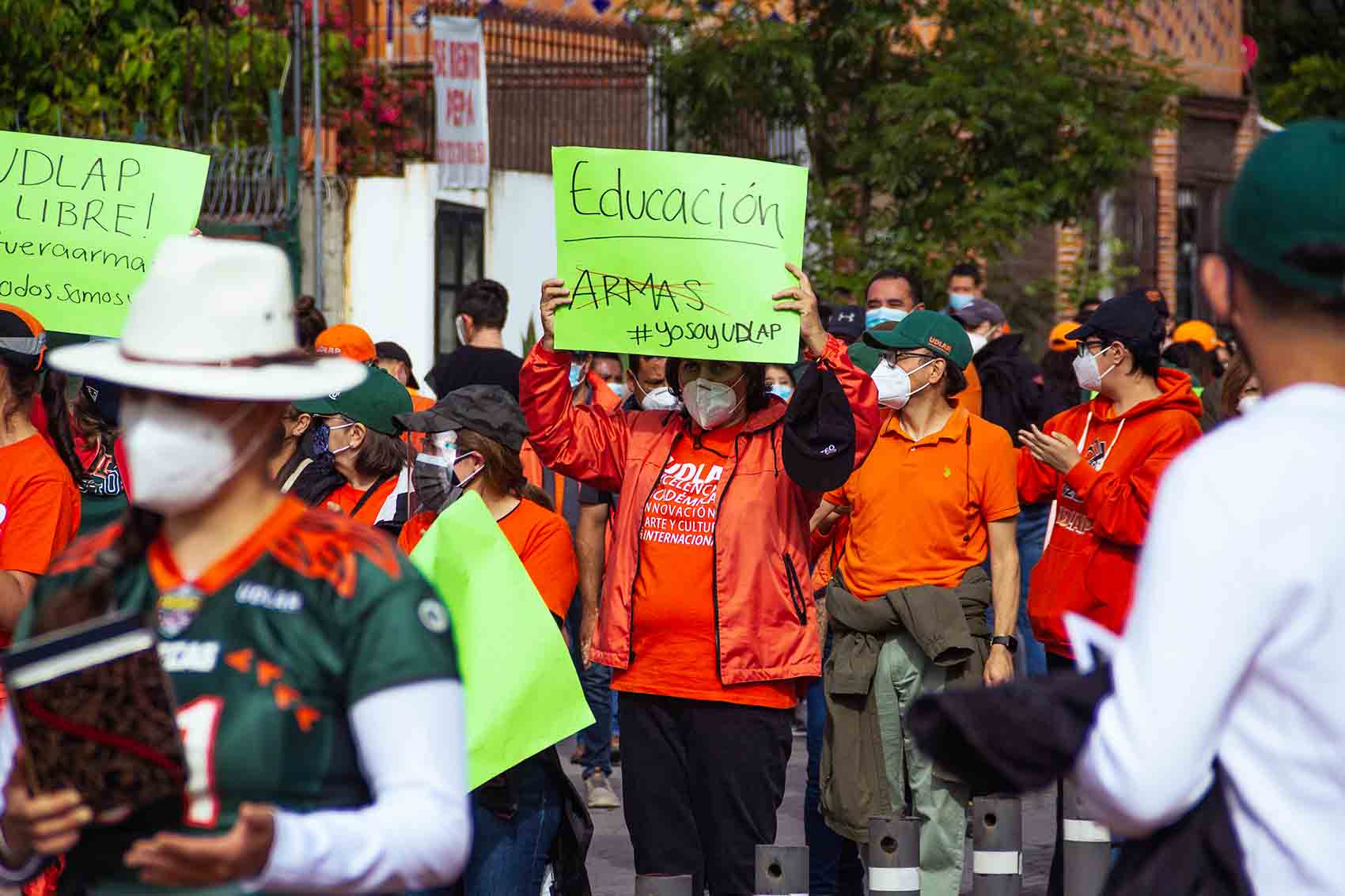 Exigen a Barbosa liberación del campus de la UDLAP