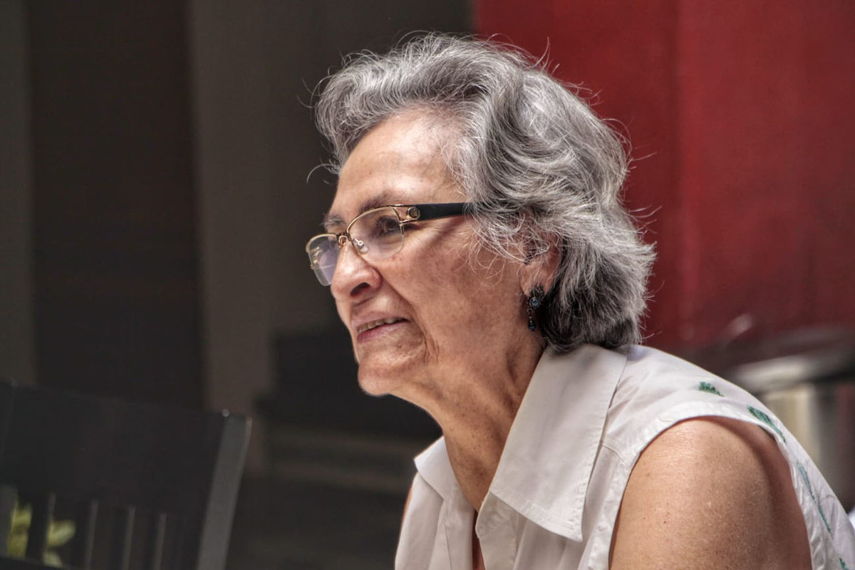 Lupita Grajales garantiza canales de comunicación con universitarios