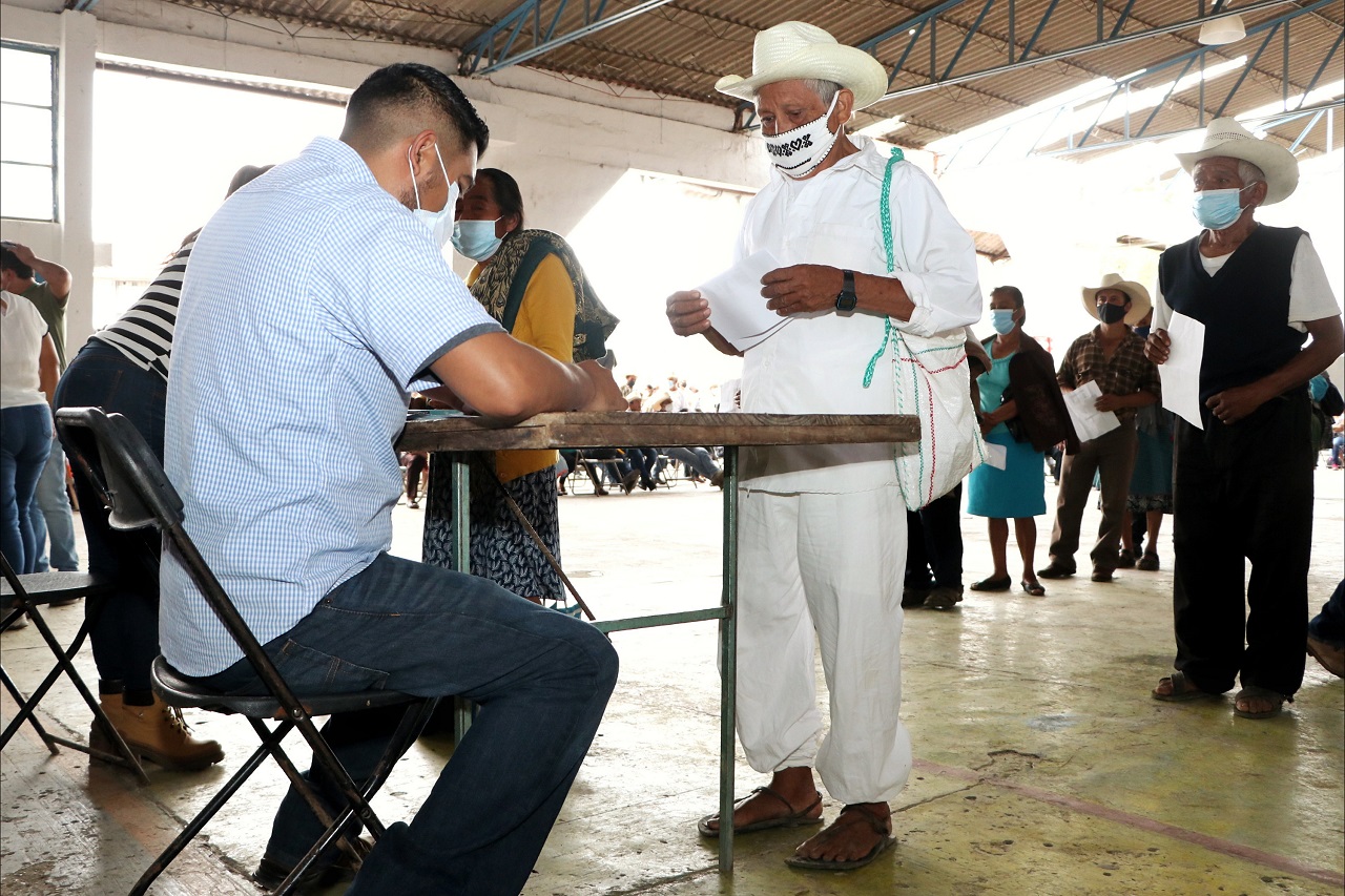SDR entregan 2 mil 057 cheques a productores afectados de Cuetzalan y Jonotla