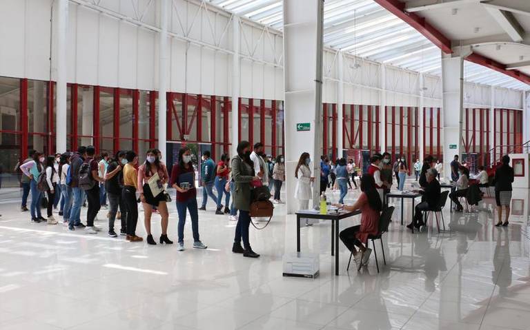 UATx ofrece becas a estudiantes por medio de su fundación