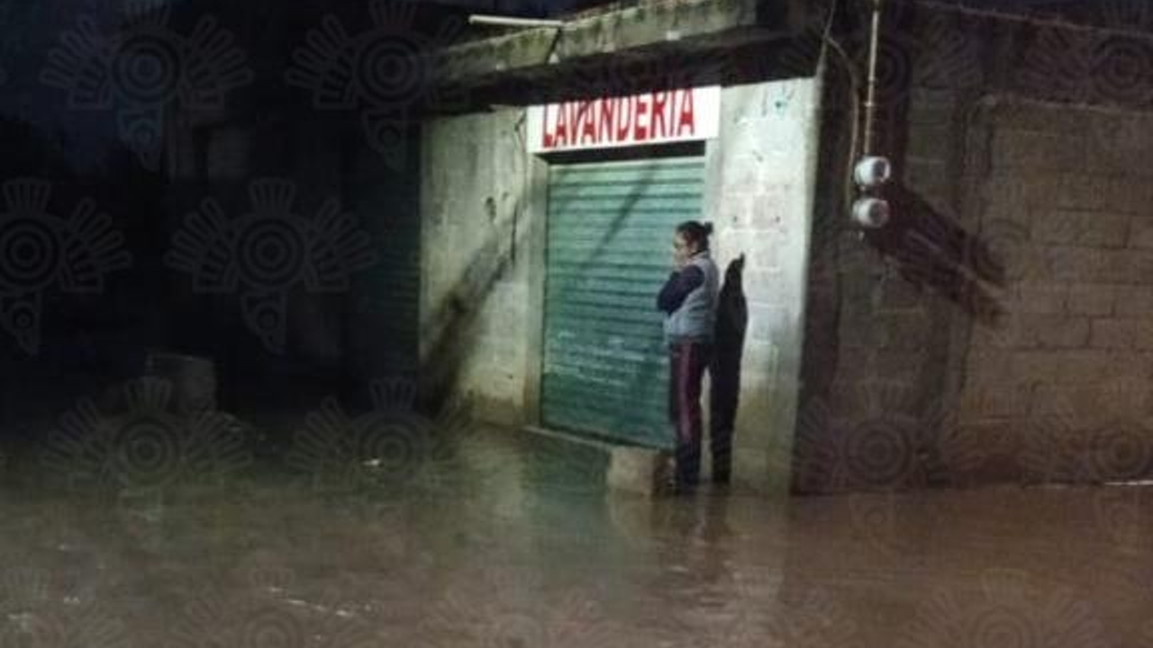 Cuautlancingo y Coronango amanecieron inundadas tras las fuertes lluvias de esta madrugada