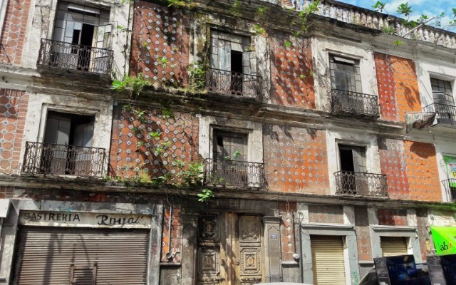Al menos 15 casonas del Centro Histórico están en riesgo de colapso