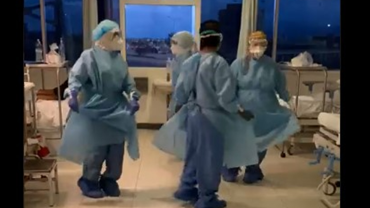 ¡Al ritmo de Jarabe Tapatío! Enfermeras de Cholula levantan el ánimo a sus pacientes COVID