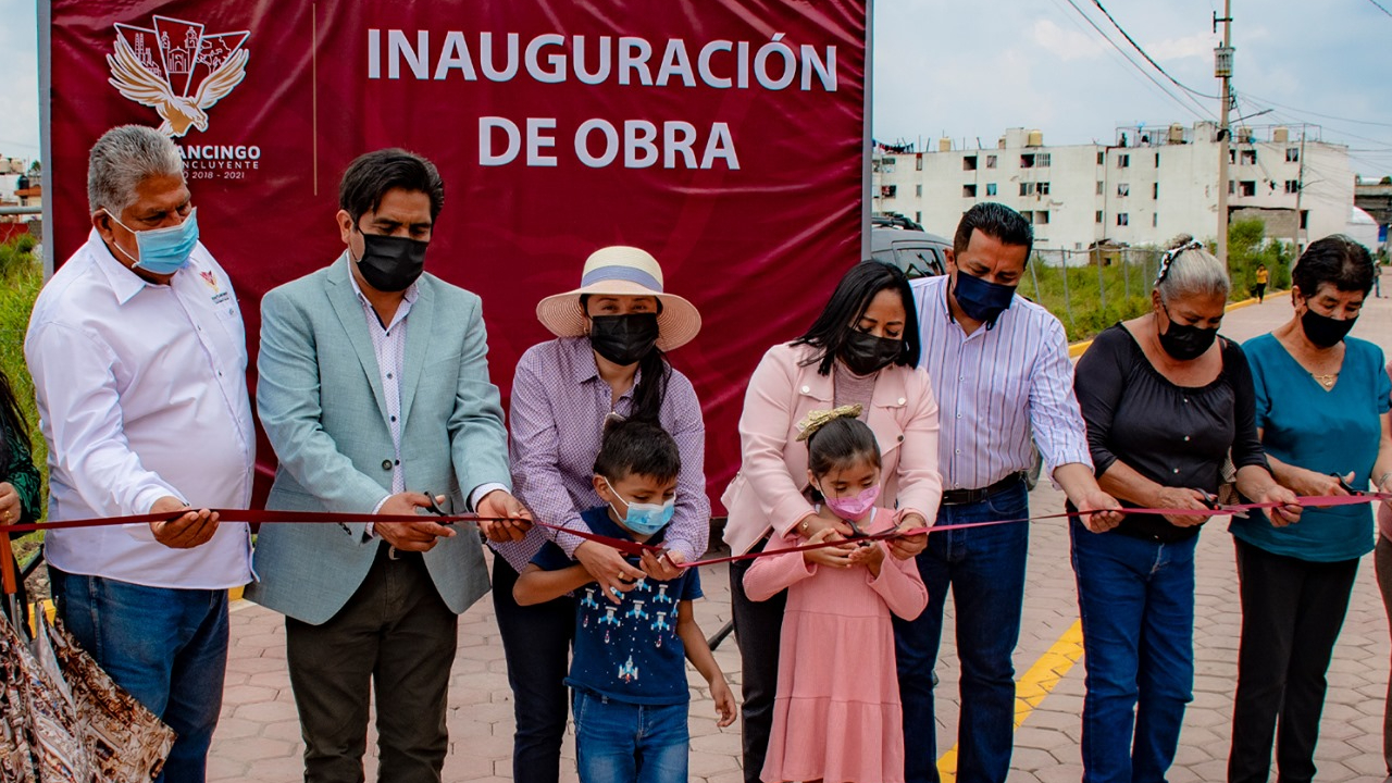 Ayuntamiento de Cuautlancingo hace entrega de la pavimentación de la Calle Allende de Sanctorum