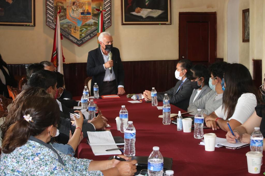 Celebran reunión de trabajo Cabildo de Chiautempan e integrantes del IAIP