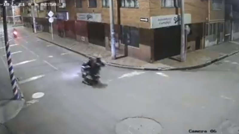 "Ladrón que roba a ladrón..." Delincuentes son asaltados por otros mientras merodeaban vecindario