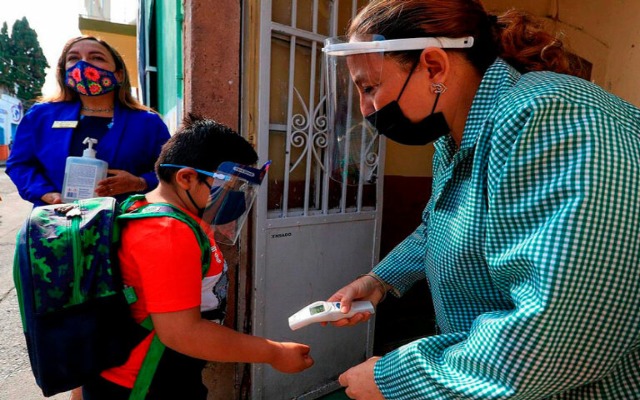 Promueven 80 amparos para vacunar contra el Covid a menores de edad en Puebla; solo dos han sido otorgados