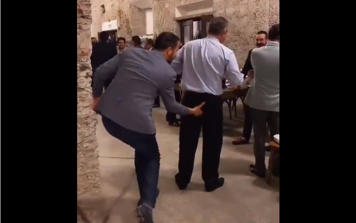 CCE se deslinda del video en que empresarios son manoseados