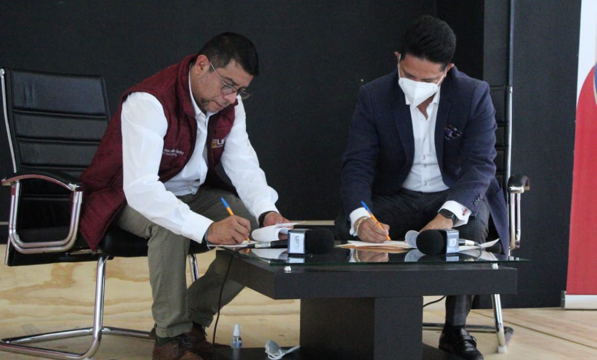 Firman la Secretaría del Medio Ambiente y la Uptx convenio de colaboración