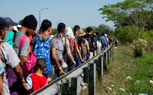 Barbosa descarta la posibilidad de vacunar a migrantes en su paso por Puebla