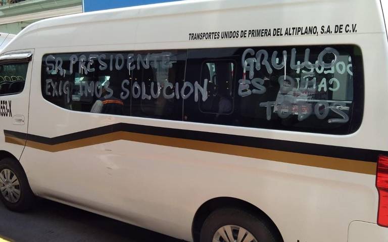Conductores de transporte “Élite” protestan en municipio de Chiautempan