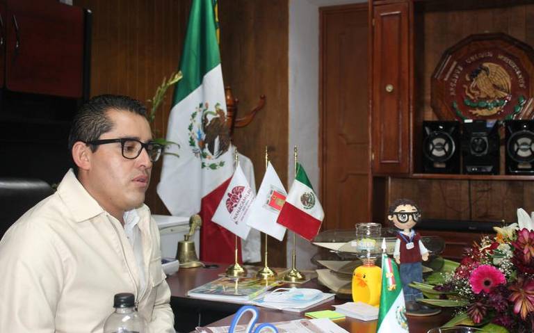 Alcalde de Nanacamilpa donará 50% de su sueldo para abrir una farmacia municipal.