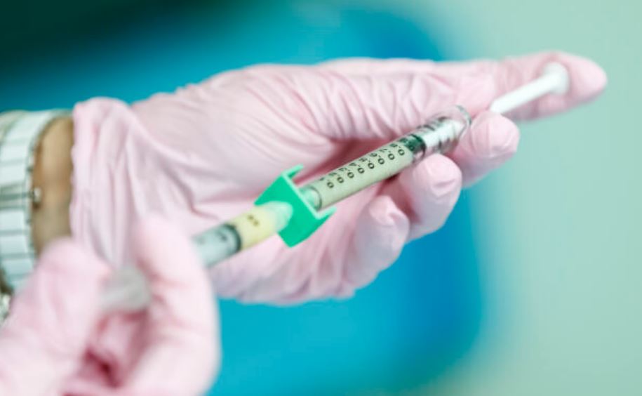 Adolescentes con alguna enfermedad crónica recibirán la vacuna Pfizer en México