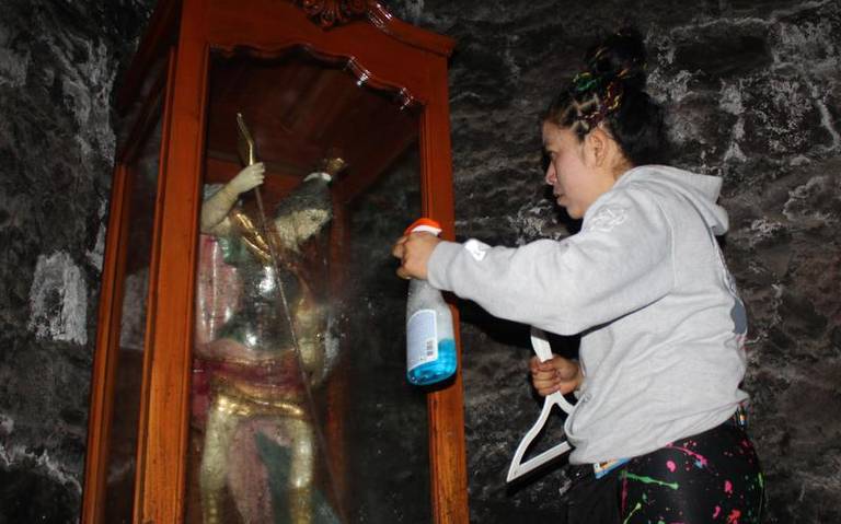 Peregrinos acuden a San Miguel del Milagro en Tlaxcala