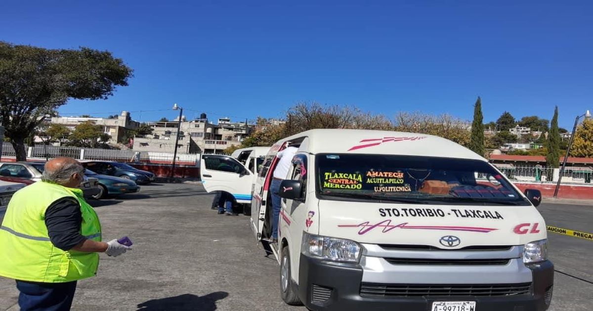 Transportistas en Tlaxcala siguen sin respetar al aforo de pasajeros 