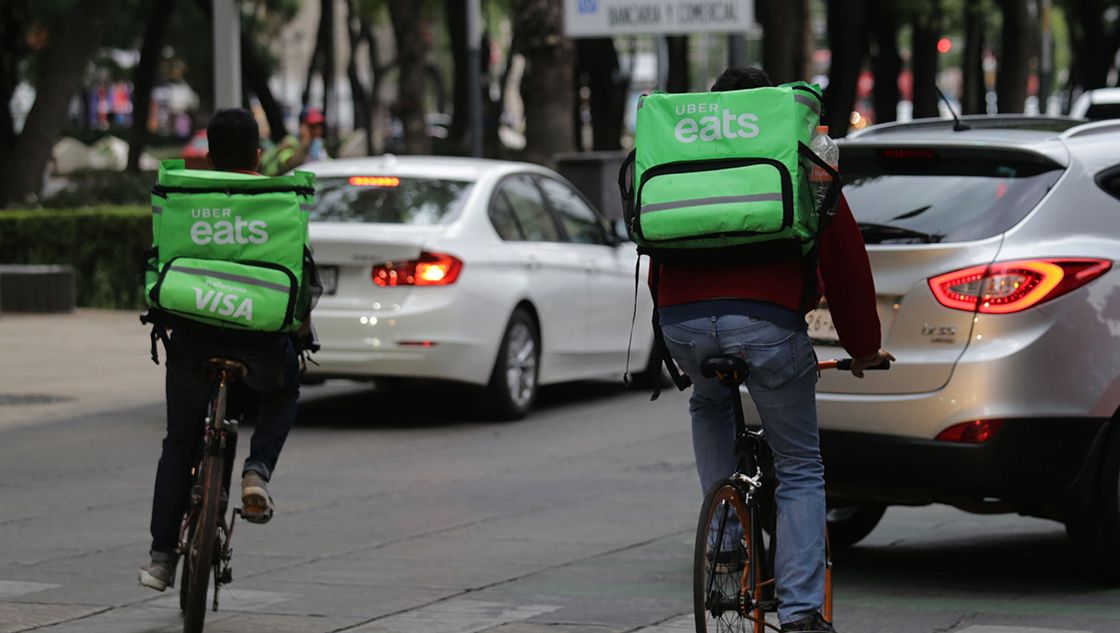 Conductores y repartidores de plataformas tendrán acceso a seguridad social en el IMSS