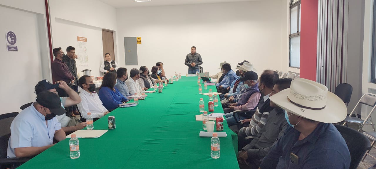Se acerca diputado a productores de Tlaxcala