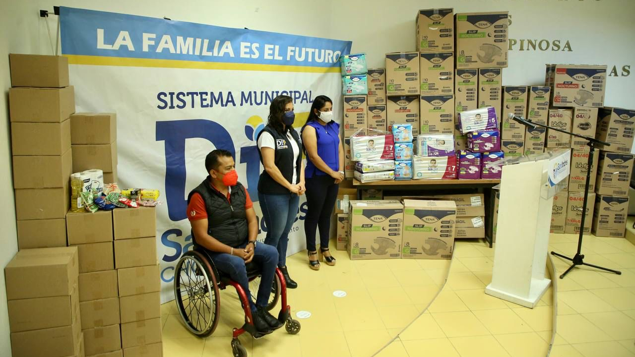 DIF de San Andrés Cholula entregó apoyos para gastos médicos a personas en situación vulnerable 