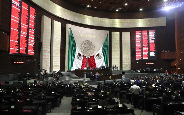 Insisten empresarios en que diputados federales voten contra reforme eléctrica