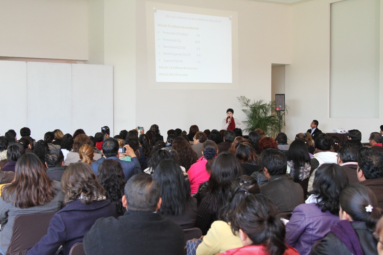 Participarán docentes en cursos de capacitación, actualización y desarrollo profesional