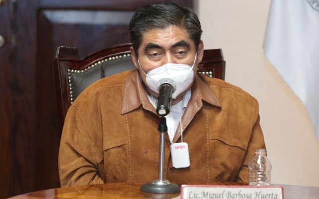 Barbosa señala que PRI y PAN actuaron en favor de intereses privados votando en contra de reforma eléctrica