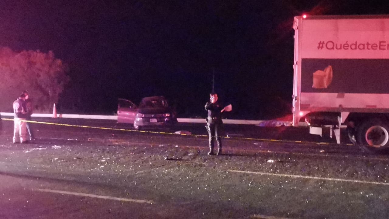 Mueren tres personas en fatídico accidente, en Tetla 