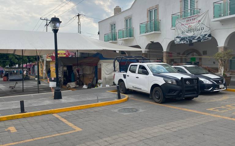 Inconformes con gobierno de Xicohtzinco ubican el centro del municipio hasta que el Congreso disuelva la administración