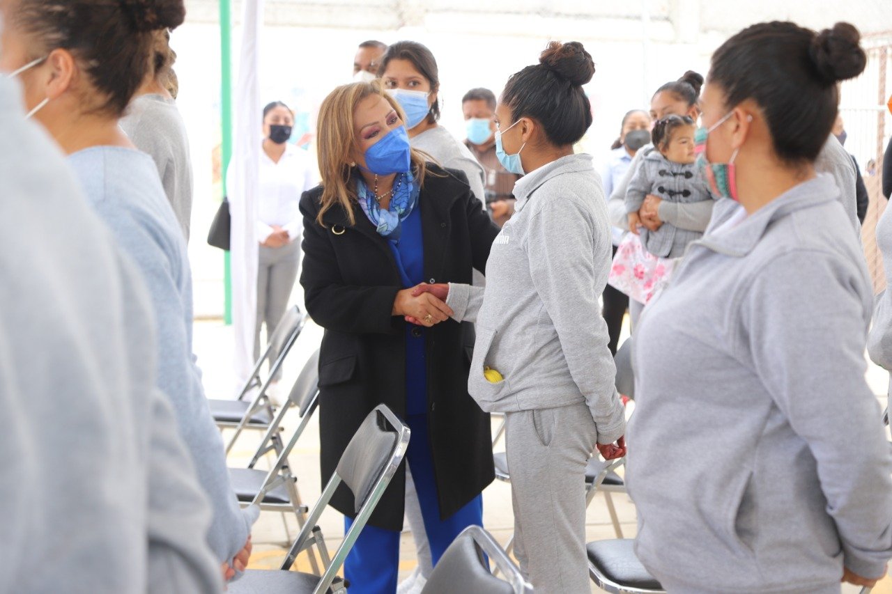 Ofreció Fundación Televisa capacitación a internas del anexo femenil