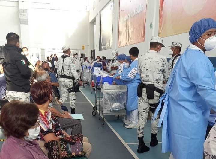 En Puebla, Guardia Nacional y Sedena llevarán la vacuna contra el Covid casa por casa
