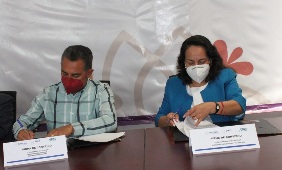 Suscriben convenio SMT y ATAH para beneficio de estudiantes universitario